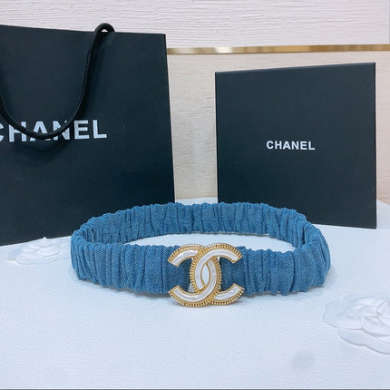 DOUBLE C ELASTIC BELT 30MM IN BLUE DENIM WITH GOLD BUCKLE EMBOSSED PEARL