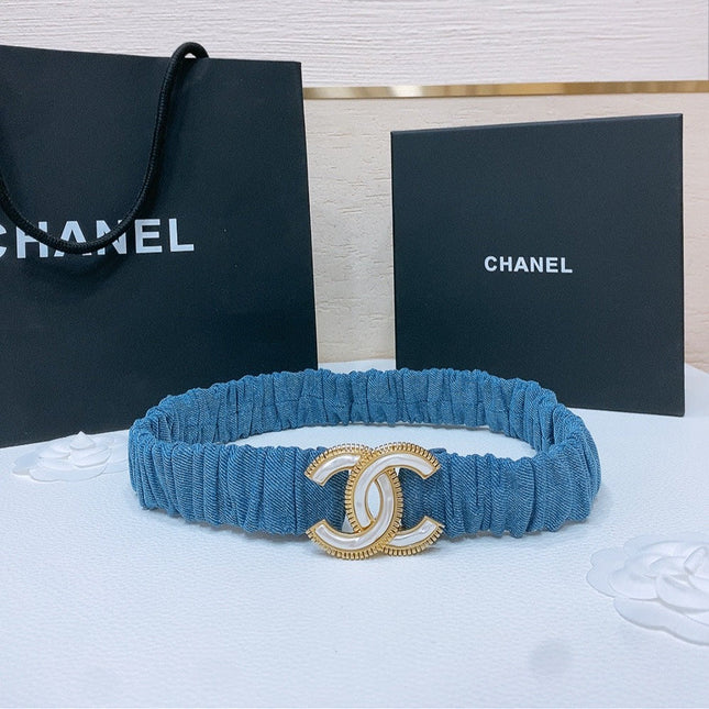 DOUBLE C ELASTIC BELT 30MM IN BLUE DENIM WITH GOLD BUCKLE EMBOSSED PEARL