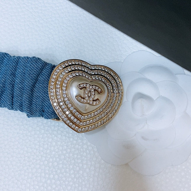 DOUBLE C ELASTIC BELT 30MM IN BLUE DENIM HEART GOLD BUCKLE