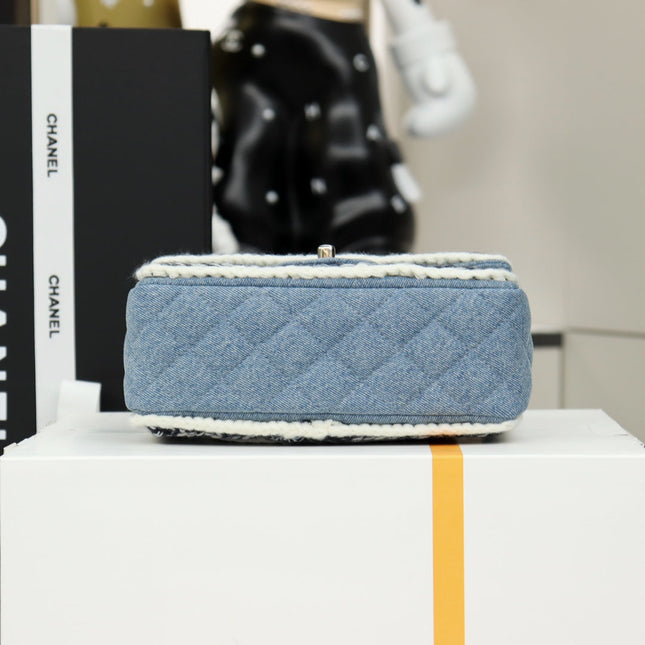 CHANEL 25S FLAP BAG 20 CM IN LIGHT BLUE DENIM