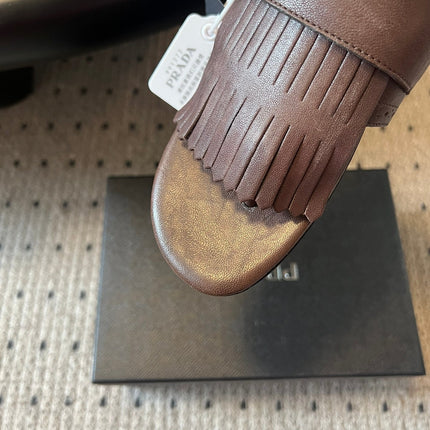 PRADA 25S SHUFFLE LEATHER THONG SANDALS IN BROWN CALFSKIN