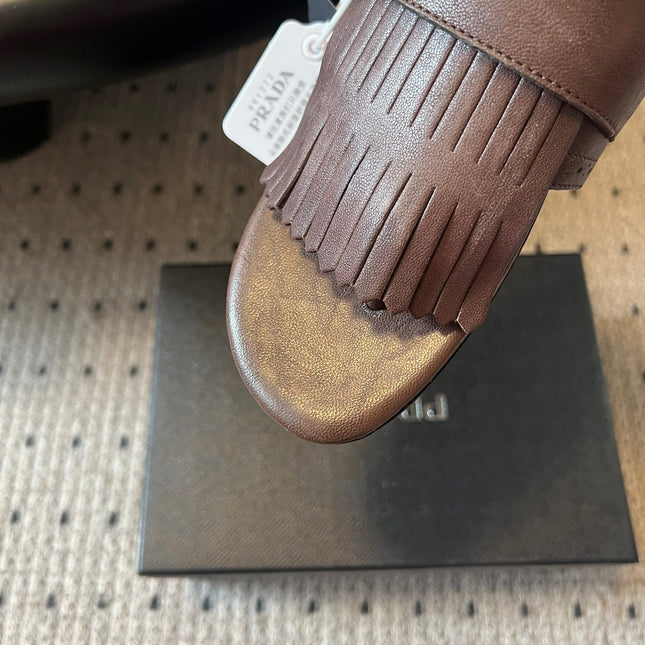 PRADA 25S SHUFFLE LEATHER THONG SANDALS IN BROWN CALFSKIN