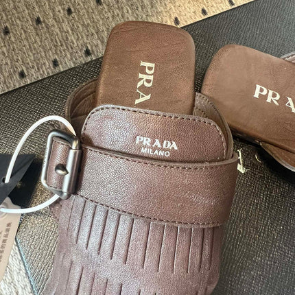 PRADA 25S SHUFFLE LEATHER THONG SANDALS IN BROWN CALFSKIN