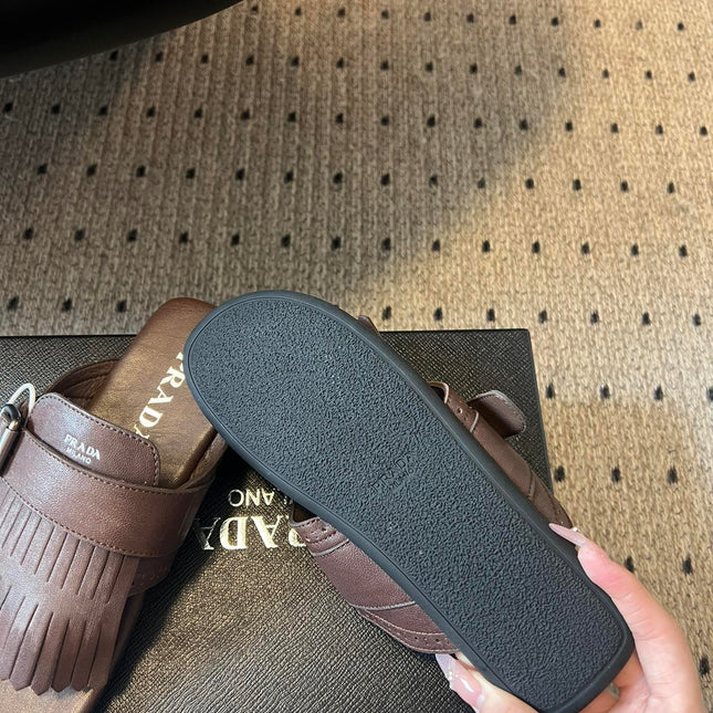 PRADA 25S SHUFFLE LEATHER THONG SANDALS IN BROWN CALFSKIN