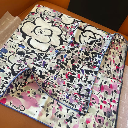 CHANEL 25S SCARF 90 IN SILK TWILL 700816