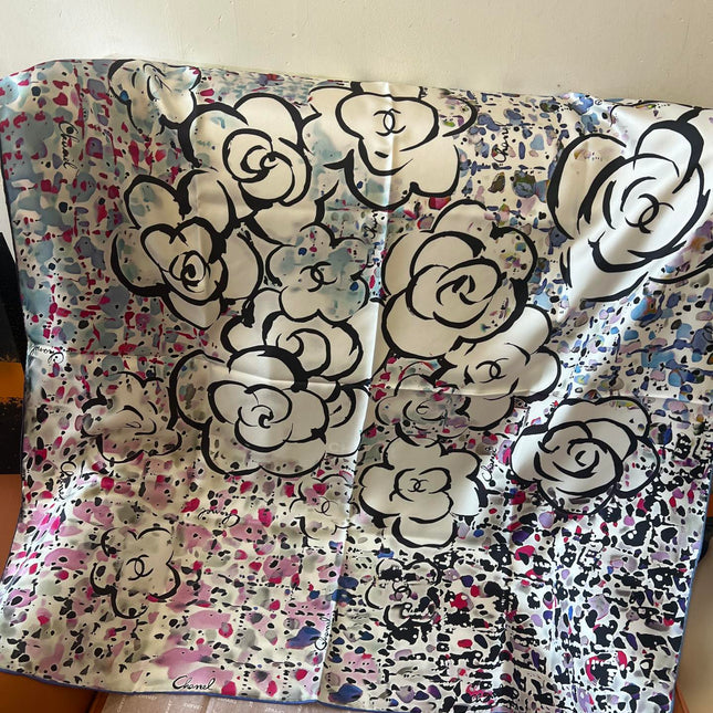 CHANEL 25S SCARF 90 IN SILK TWILL 700816