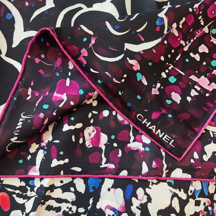 CHANEL 25S SCARF 90 IN SILK TWILL 700817
