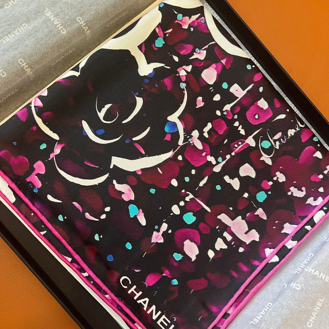 CHANEL 25S SCARF 90 IN SILK TWILL 700817
