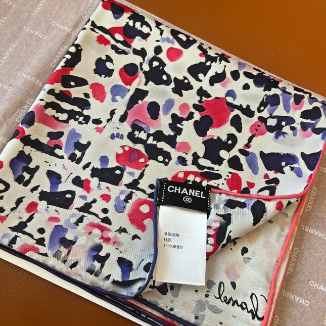 CHANEL 25S SCARF 90 IN SILK TWILL 700818