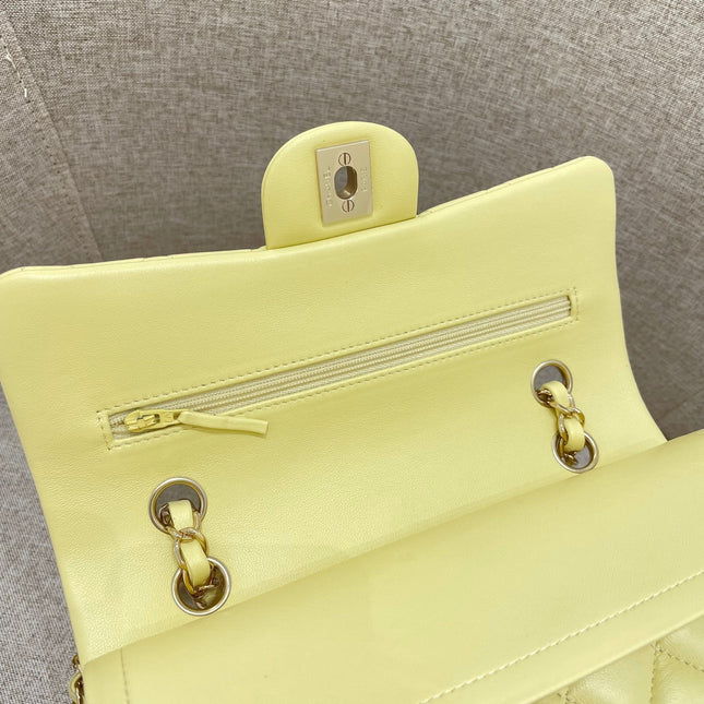 FLAP BAG 23CM PASTEL YELLOW LAMBSKIN GOLD HARDWARE