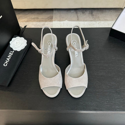 CC SUEDE KIDSKIN SANDAL IMITATION PEARLS GREY