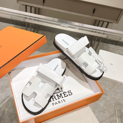 CHYPRE SANDAL IN WHITE CALFSKIN 540978