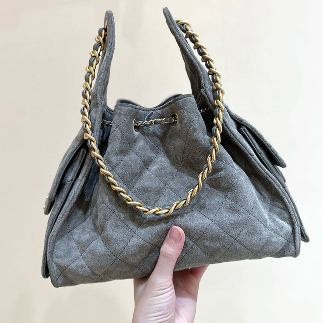 CC 25 HANDBAG IN GREY 30 SUEDE GOLD HARDWARE
