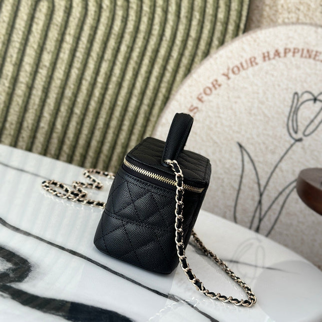 VANITY 17 CAVIAR WITH HANDLE IN BLACK CALFSKIN GOLD HARDWARE