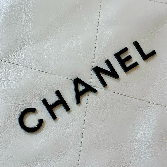 CC HOBO BAG 37 WHITE CC BLACK LAMBSKIN GOLD HARDWARE
