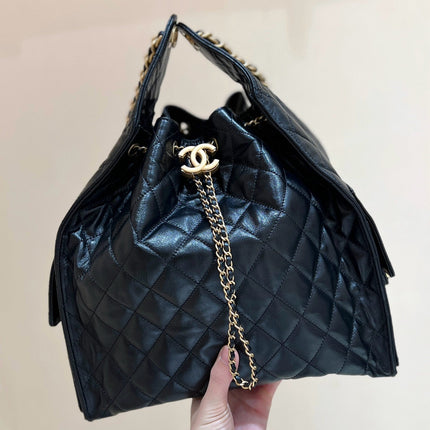 CC 25 HANDBAG IN BLACK 40 GRAINED CALFSKIN GOLD HARDWARE