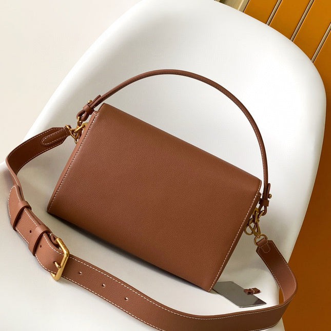 SOFT TWIST 27 IN COGNAC CALFSKIN GOLD LOGO