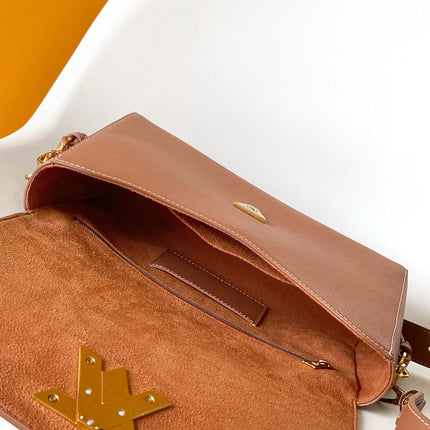 SOFT TWIST 27 IN COGNAC CALFSKIN GOLD LOGO