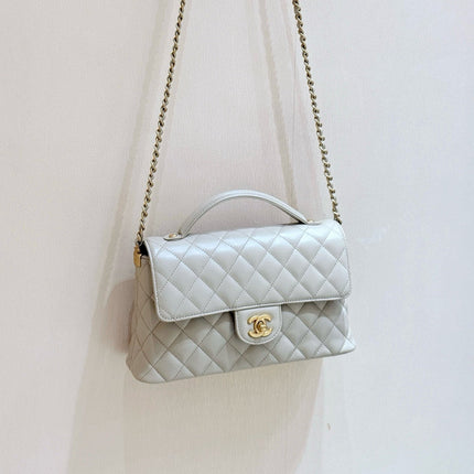 25P KELLY HANDLE BAG 26 IN MILKY WHITE LAMBSKIN GOLD HARDWARE