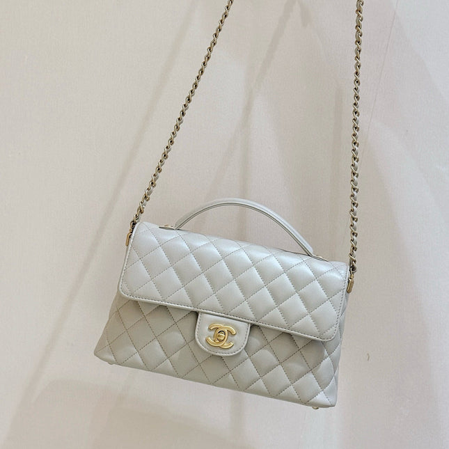 25P KELLY HANDLE BAG 26 IN MILKY WHITE LAMBSKIN GOLD HARDWARE