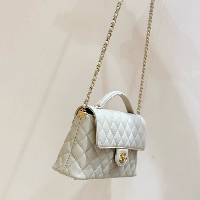 25P KELLY HANDLE BAG 26 IN MILKY WHITE LAMBSKIN GOLD HARDWARE