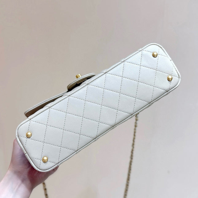 25P KELLY HANDLE BAG 26 IN MILKY WHITE LAMBSKIN GOLD HARDWARE