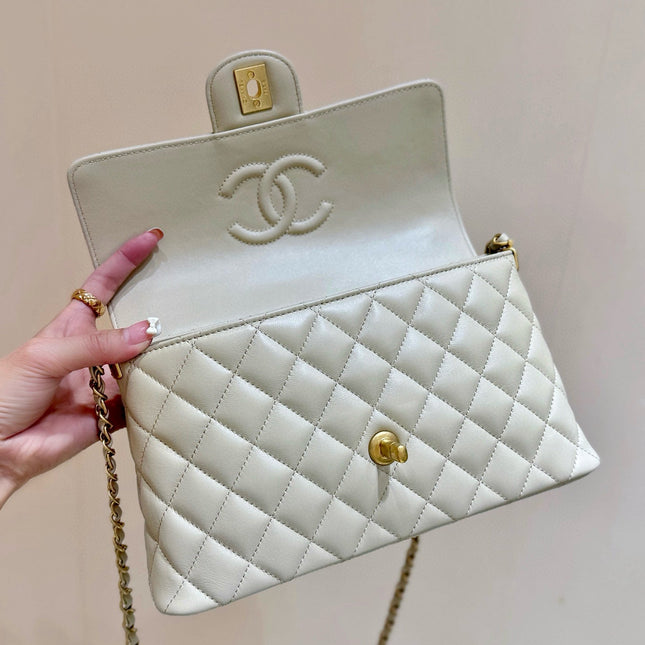 25P KELLY HANDLE BAG 26 IN MILKY WHITE LAMBSKIN GOLD HARDWARE