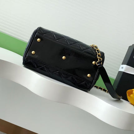 CC HANDBAG 21 IN BLACK PATENT QUILTED CALFSKIN WITH GOLD CHAIN