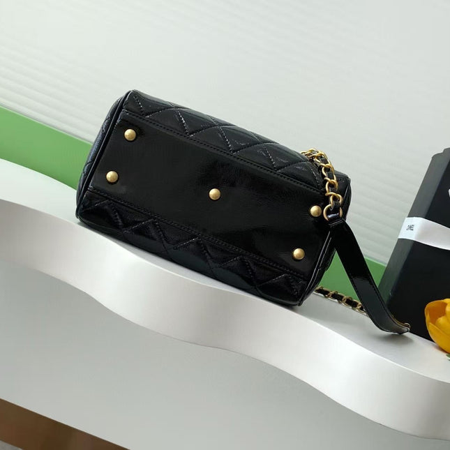 CC HANDBAG 21 IN BLACK PATENT QUILTED CALFSKIN WITH GOLD CHAIN