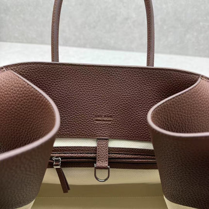 MINIMALIST STRUCTURED SILHOUETTE HANDBAG 32 IN BROWN CALFSKIN
