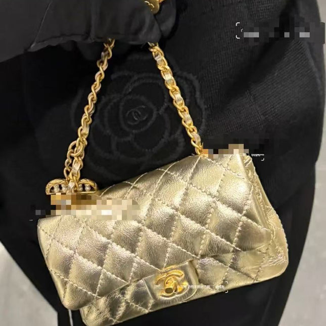 CC CLASSIC FLAP BAG 13 IN GOLD LAMBSKIN WITH PEARL HEART CHARM