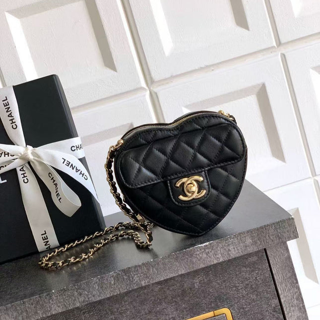 CC HEART QUILTED SHOULDER BAG 13 IN BLACK CALFSKIN TP3