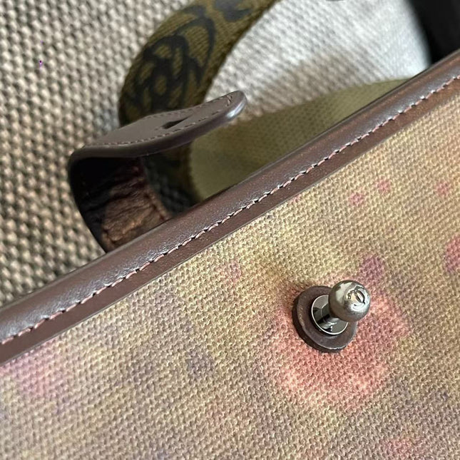 Chanel Graffiti Messenger Bag 30 In Colorful Canvas TP3