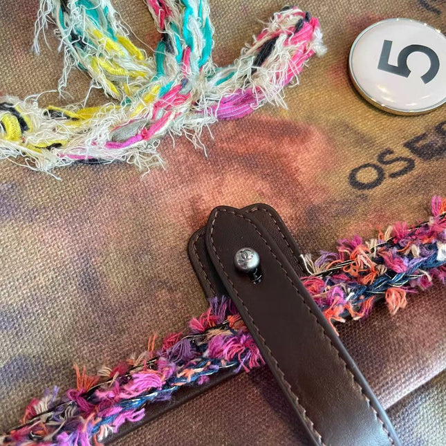 Chanel Graffiti Messenger Bag 30 In Colorful Canvas TP3