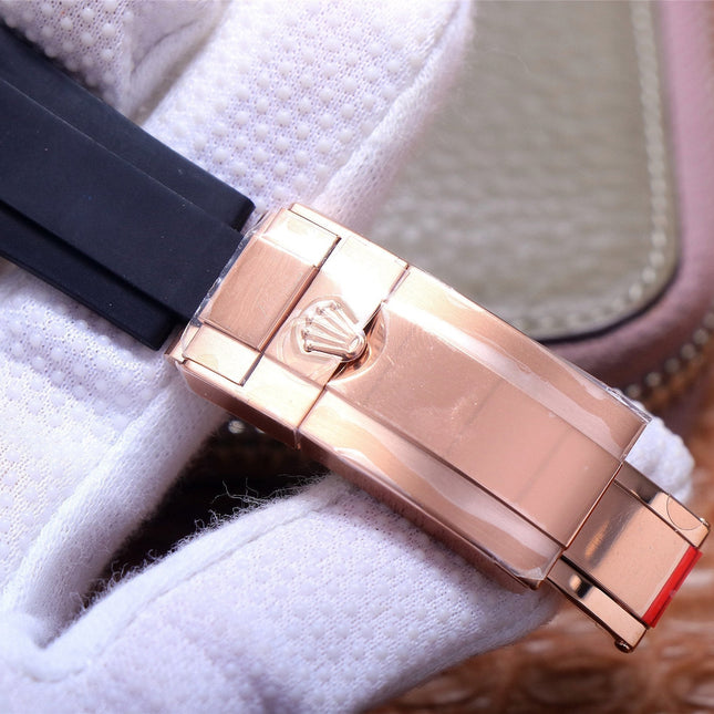 DAYTONA ROSE GOLD CASE 40MM CHOCOLATE DIAL RUBBER STRAP