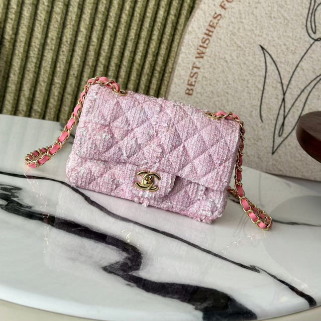 MINI FLAP BAG 20 IN LIGHT PINK TWEED GOLD HARDWARE