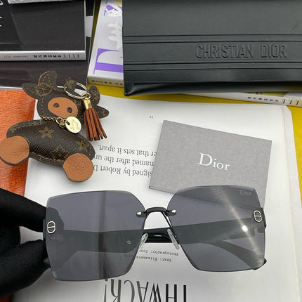 MONTAIGNE SQUARE SUNGLASS CD7159 IN ACETATE