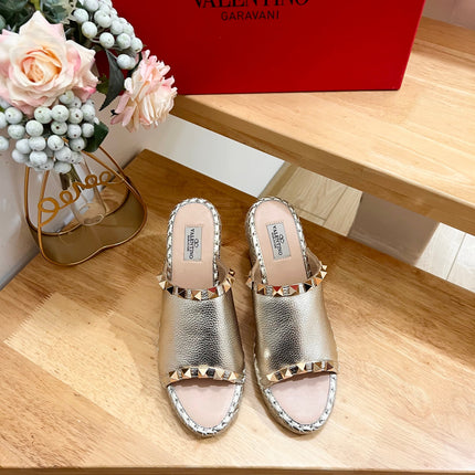 LACE-UP WEDGE SANDALS IN SILVER CALFSKIN WITH STUDS