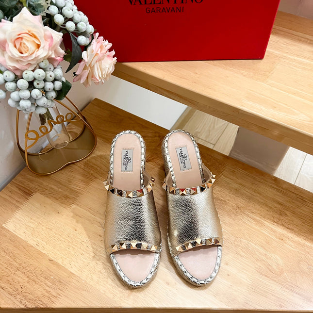 LACE-UP WEDGE SANDALS IN SILVER CALFSKIN WITH STUDS