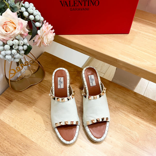 LACE-UP WEDGE SANDALS IN WHITE CALFSKIN WITH STUDS
