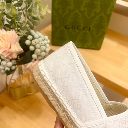 WOMEN'S ESPADRILLE WITH HORSEBIT IN WHITE CANVAS