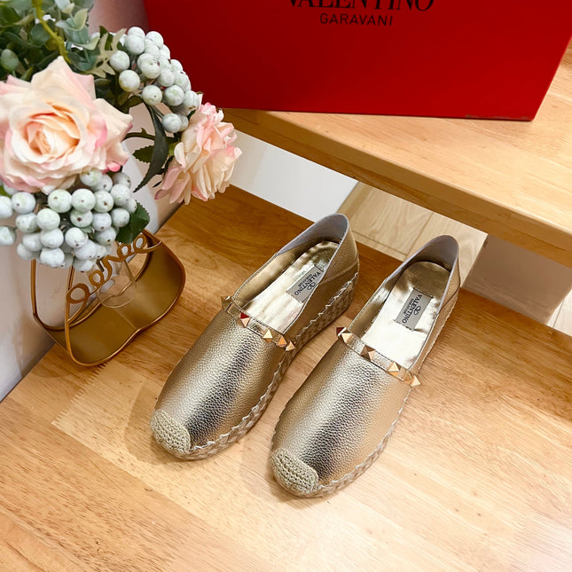 FLAT ESPADRILLE IN SILVER CALFSKIN 2 CM WITH STUDS