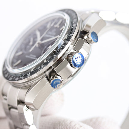 SPEEDMASTER RACING WATCH SILVER CASE AND BLACK DIAL