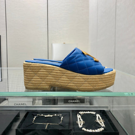 THICK SOLE WEDGE SLIPPERS IN COBALT BLUE LAMBSKIN AND BEIGE RUBBER