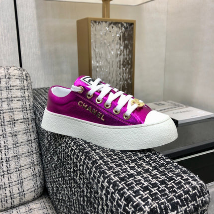 CASUAL SNEAKER IN MAGENTA PURPLE METALLIC LAMBSKIN WITH GOLD LOGO