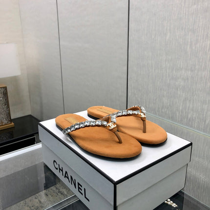 THONG SLIDE IN BRONZE BROWN SUEDE WITH WHITE CRYSTALS