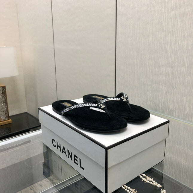 THONG SLIDE IN BLACK SUEDE WITH WHITE RHINSTONES