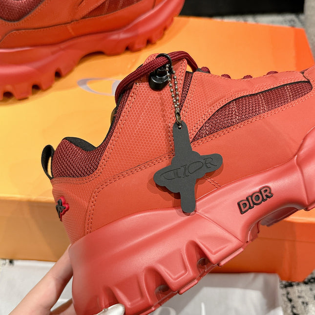 SNEAKER IN RUBY RED CALFSKIN AND BREATHABLE MESH 175307