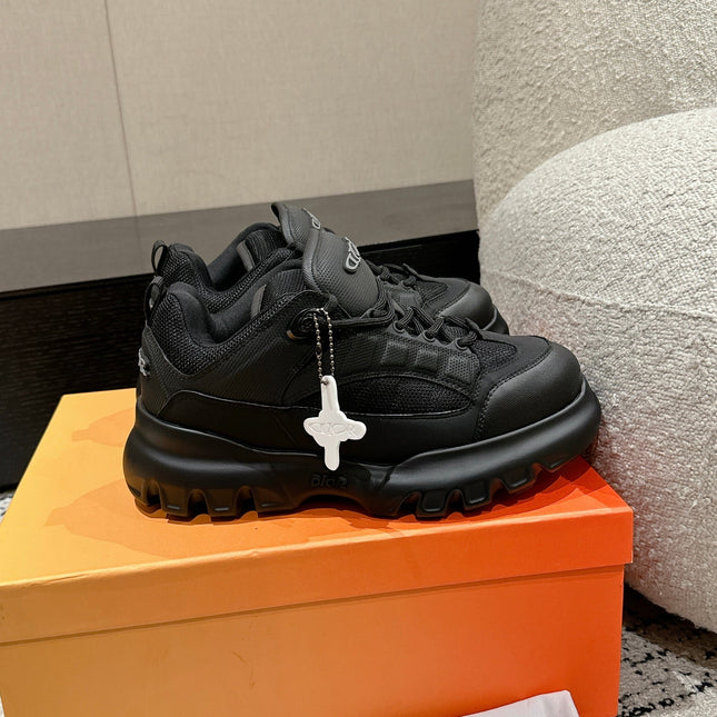 SNEAKER IN BLACK CALFSKIN AND BREATHABLE MESH 175308