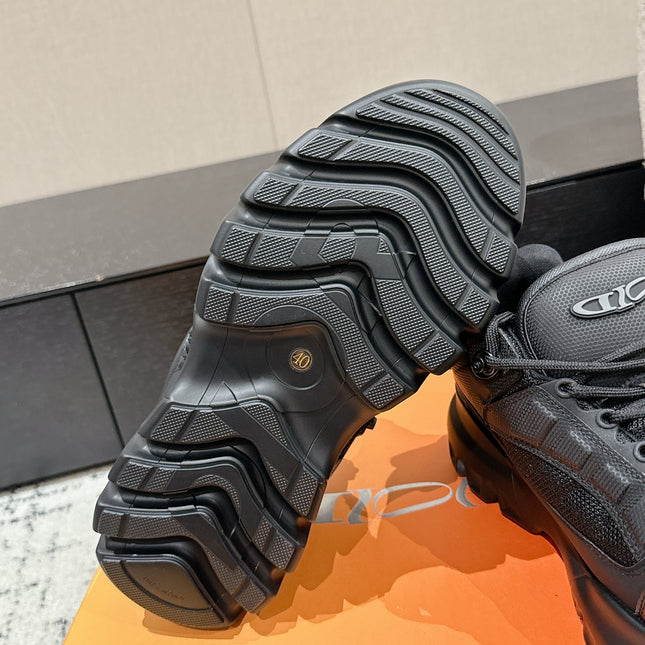 SNEAKER IN BLACK CALFSKIN AND BREATHABLE MESH 175308
